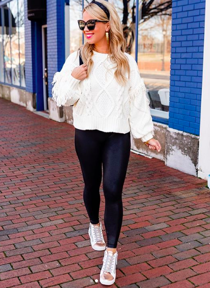 The Best Ways to Wear Leggings and Uggs This Winter  Outfits with leggings,  Cute outfits with leggings, Uggs outfit